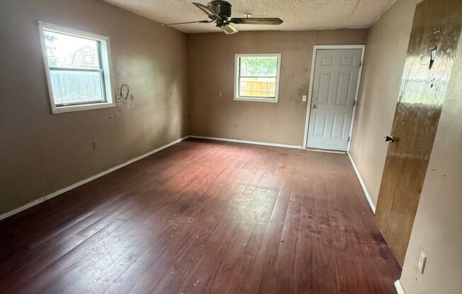 821 Dwight