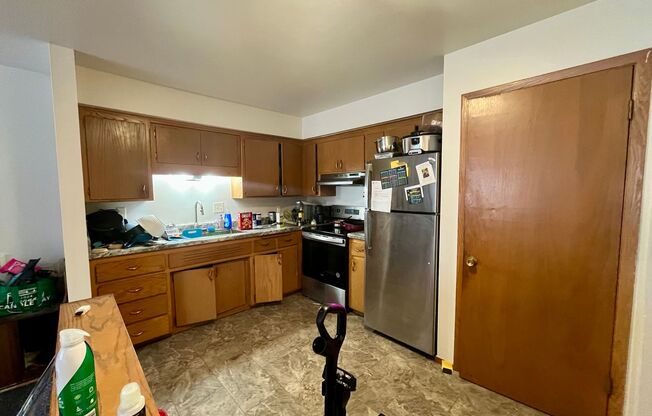 1 bed, 1 bath, $995, Unit 10