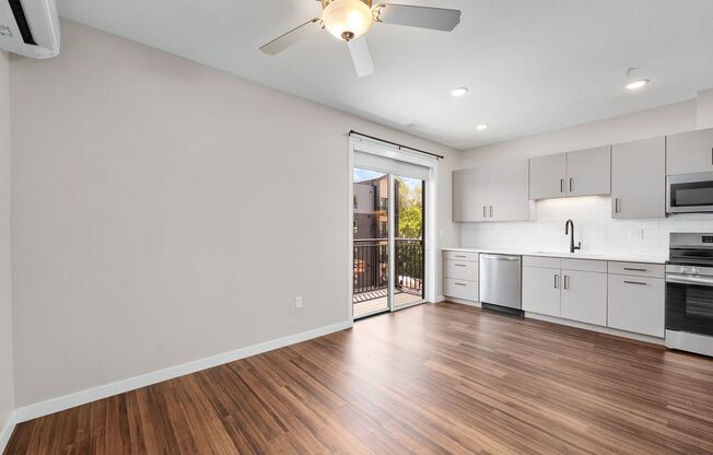 Studio, 1 bath, 465 sqft, $1,050, Unit 534