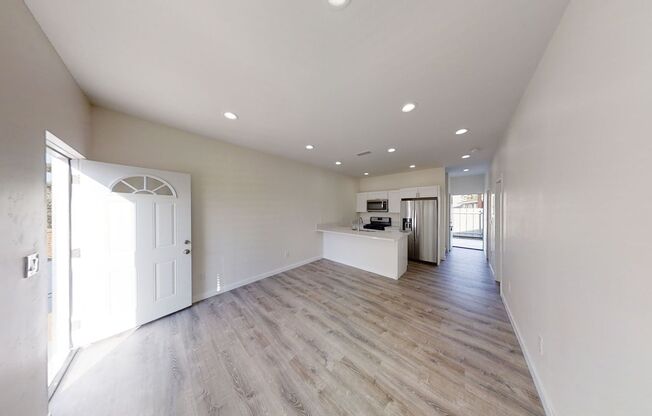 4BD/2BA, Balcony Views!!