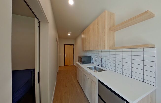 Studio, 1 bath, 337 sqft, $1,075, Unit 210