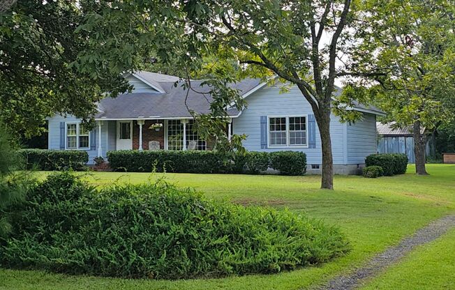 Exquisite 3-Bed, 3-Bath Country Retreat in Conway on Over 1 Acre of Land!