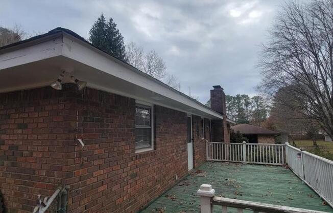 637 GORDON COMBS RD NW
