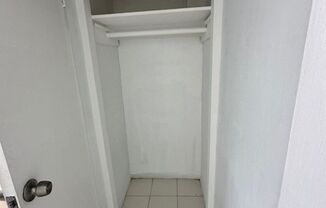 Studio, 1 bath, 350 sqft, $2,000, Unit 7