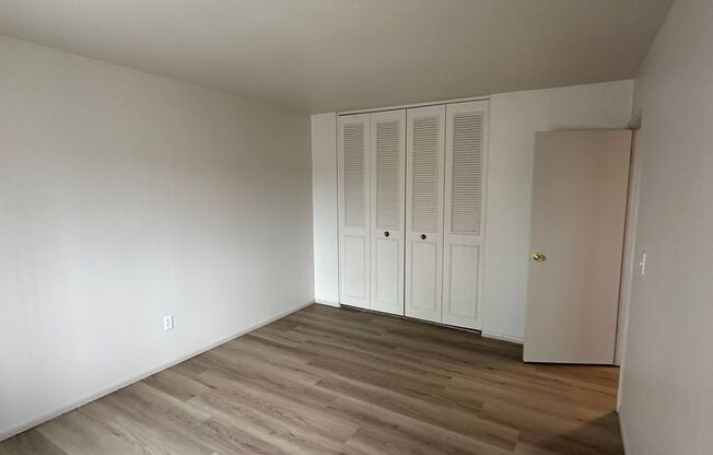 2 beds, 1 bath, $1,295, Unit 103