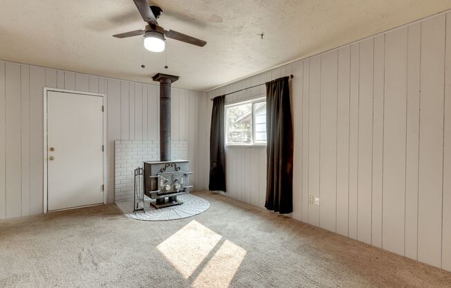 3 beds, 1 bath, $2,060