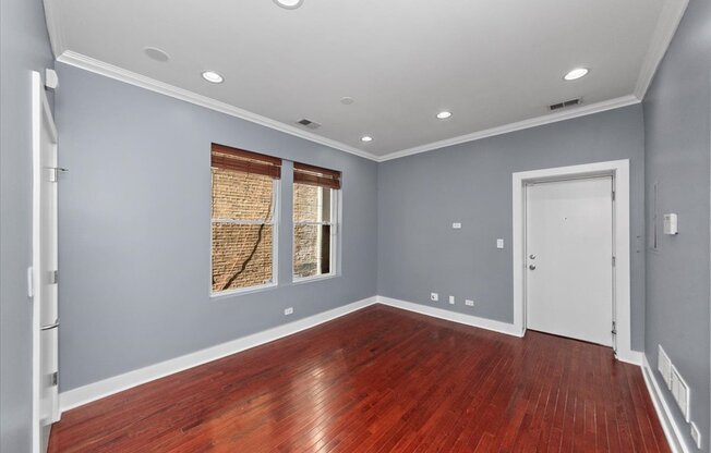 2052 N CAMPBELL