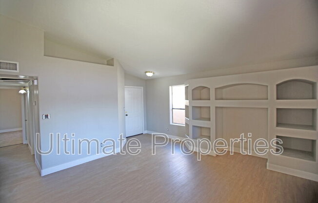 5125 N 78 DR