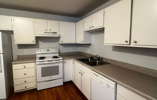 2 beds, 1 bath, $1,495