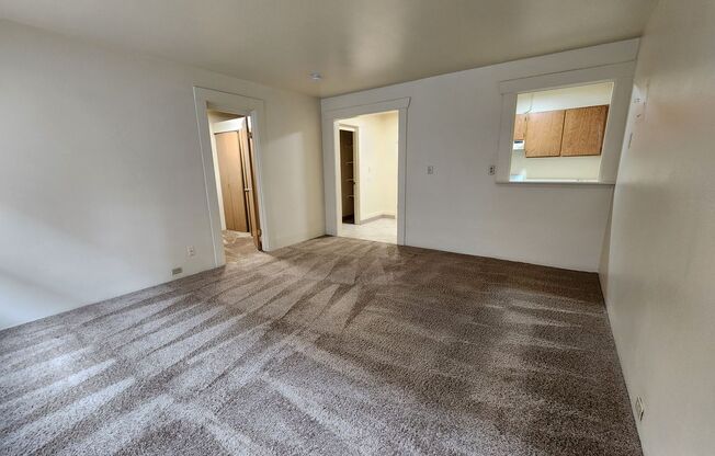 1 bed, 1 bath, 460 sqft, $1,150, Unit 216