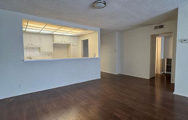 131 N. Orlando Ave Los Angeles, CA 90048