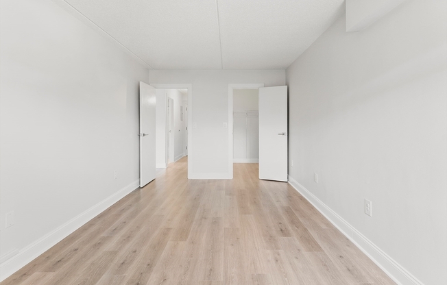 2 beds, 2 baths, 902 sqft, $3,200, Unit 404