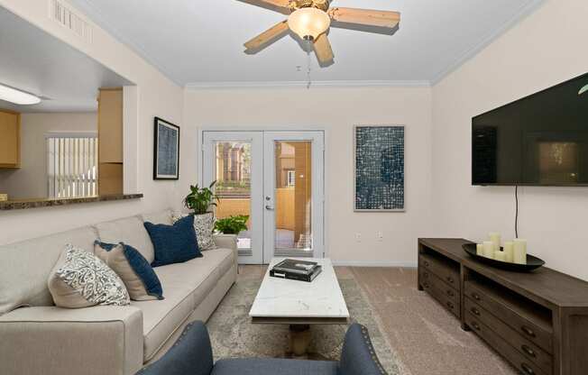 Antelope Ridge Apartments spacious living room