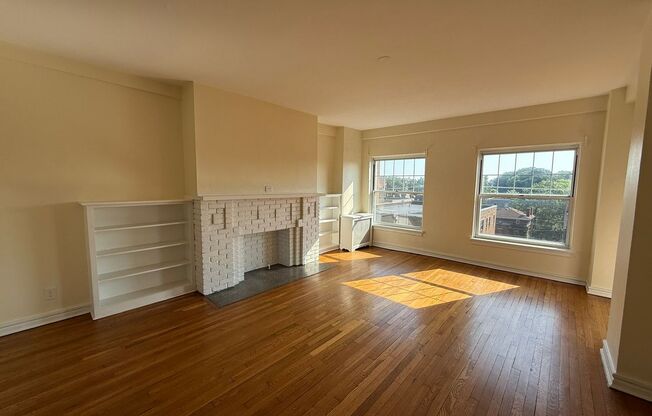 1 bed, 1 bath, 572 sqft, $1,510, Unit Old King Edward 46