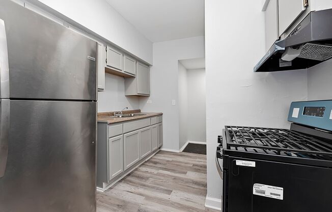 2 beds, 1 bath, 1,000 sqft, $1,553.75, Unit 4242 - 2E