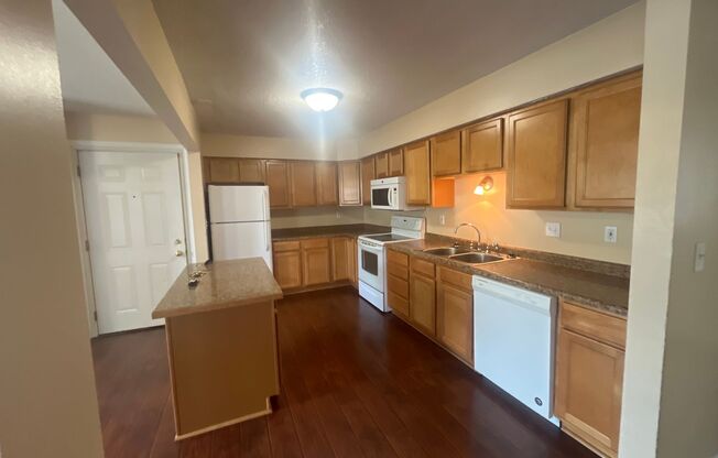 886 Wescott Sq