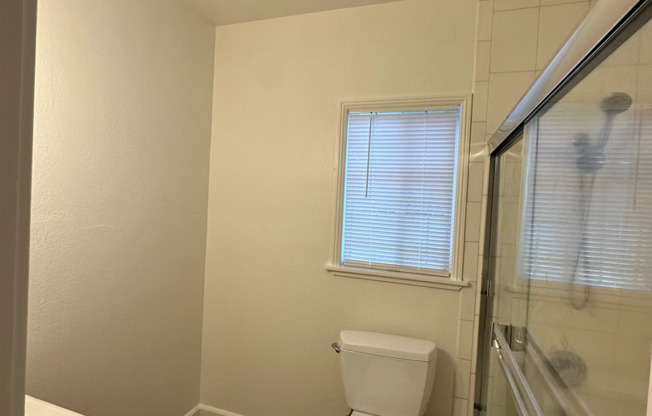 1 bed, 1 bath, $4,000