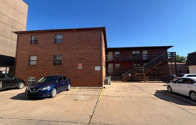 3 beds, 1.5 baths, $1,600, Unit Unit 2