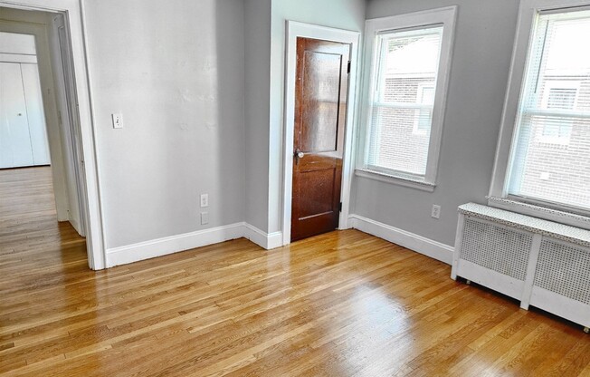 3 beds, 1 bath, 1,300 sqft, $3,450, Unit 1