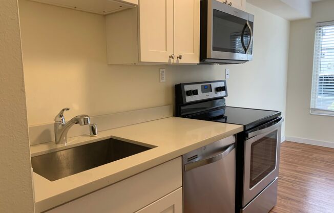 951 Wallingford Apts