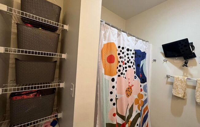 3 beds, 2 baths, $2,235, Unit 509