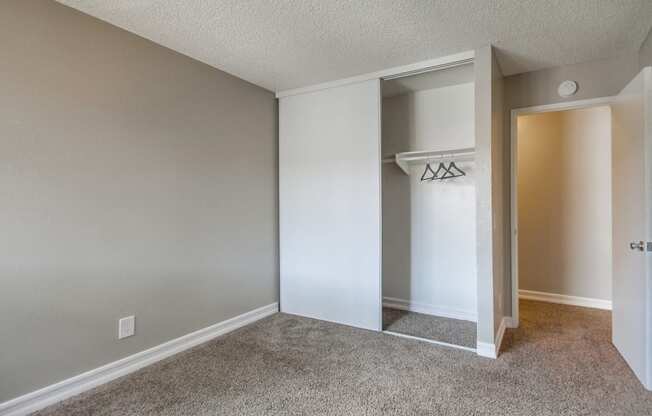 Las Ventanas Apartments Empty Apartment Bedroom & Closet