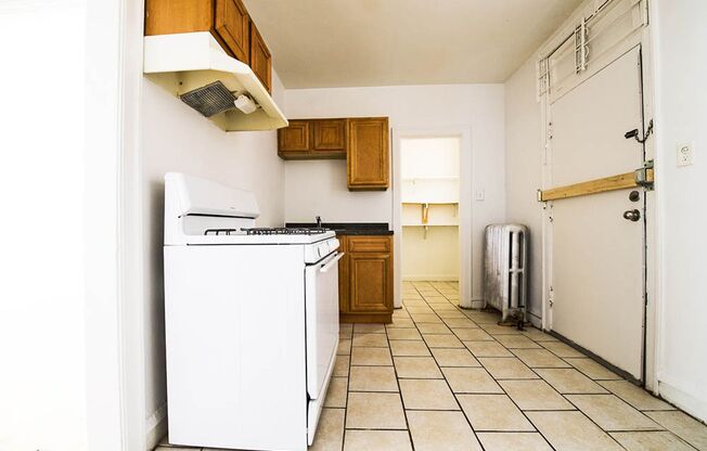 1717 W 77th
