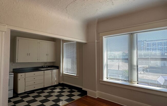 1 bed, 1 bath, 455 sqft, $1,095, Unit 310