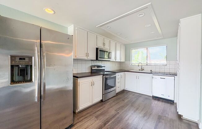 Great 1B/1.5BA + Den in Carlsbad!