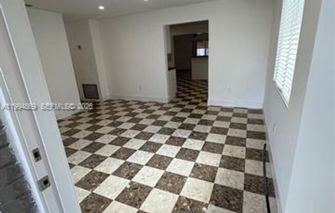 7312 SW 22nd St MIAMI, FL 33155