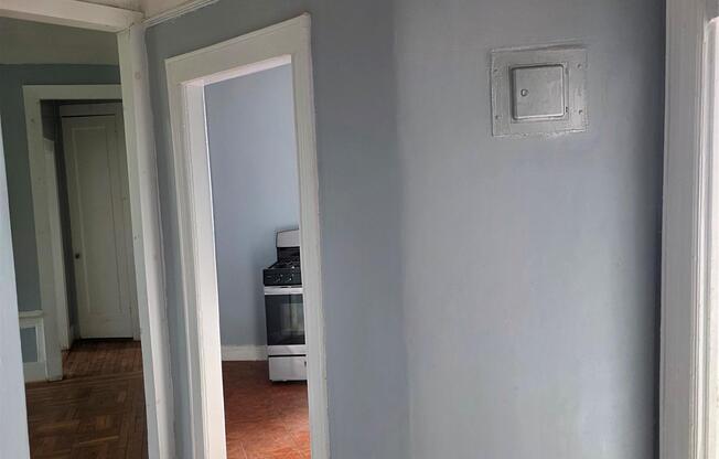 2 beds, 1 bath, 700 sqft, $3,104, Unit 4F