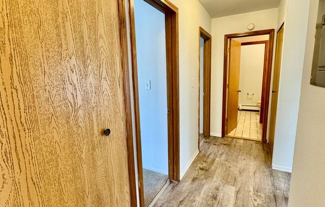 2 beds, 1 bath, 900 sqft, $1,295, Unit 26