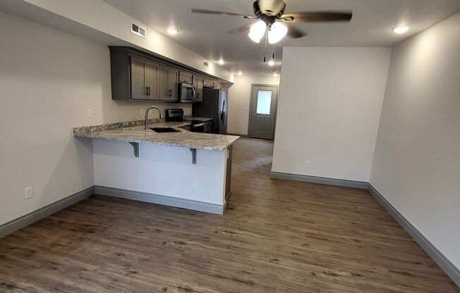 3 beds, 2.5 baths, $1,495, Unit 1217 E 12th