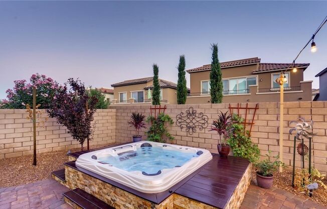 Roof Top Deck - View of Las Vegas Strip - 2 Story - 4 Bedroom with above ground Spa