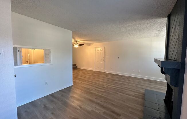 Charming 2-Bed Unit in Dallas!