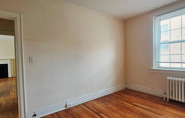 2 beds, 1 bath, 1,100 sqft, $1,725, Unit F1
