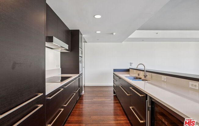 2 beds, 2.5 baths, 2,000 sqft, $7,995, Unit 5A