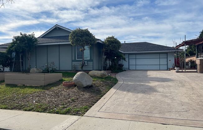 East Ventura Home with a large park-like backyard!