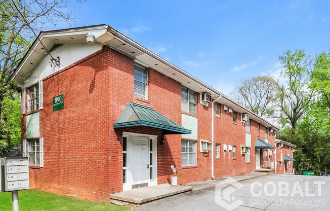 890 GREENWOOD AVE NE