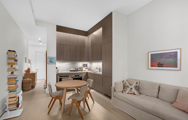 Studio, 1 bath, 572 sqft, $6,900, Unit N4E