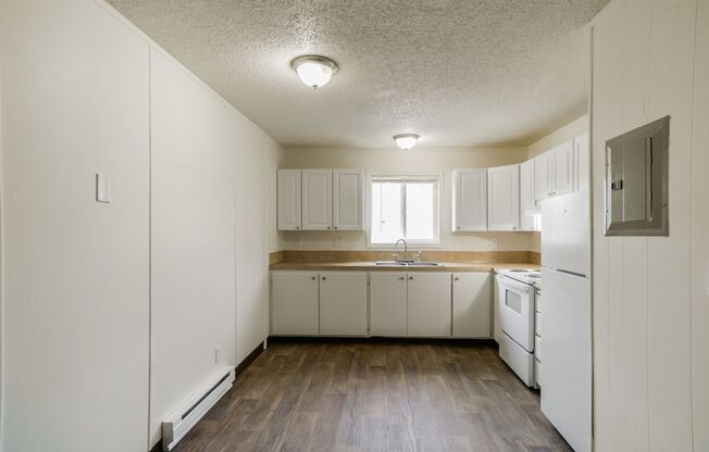 2 beds, 1 bath, 765 sqft, $1,220, Unit 2734