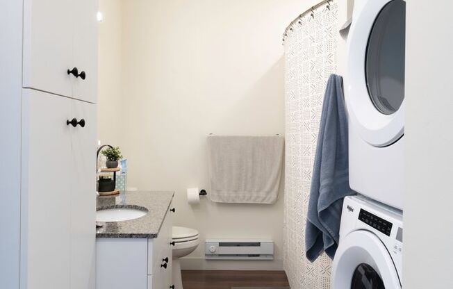 1 bed, 1 bath, 680 sqft, $1,735, Unit 5273-203