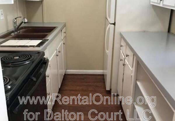 1972 Cambridge Drive, Unit 14