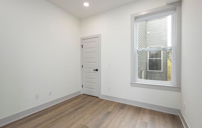 1 bed, 1 bath, $1,425, Unit 2227 N 33RD ST - UNIT E - 3rd Floor Rear