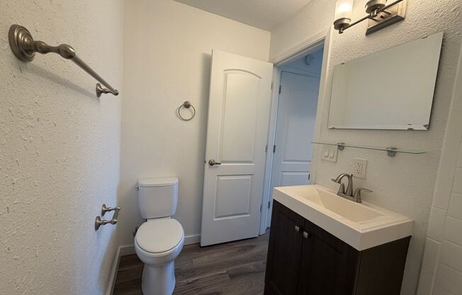 3 beds, 2 baths, 985 sqft, $2,375, Unit 401