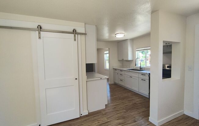 Adorable 2 Bedroom 1 Bath Single Story House with a Garage