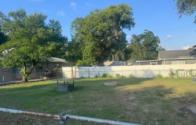 1915 W KIRBY ST
