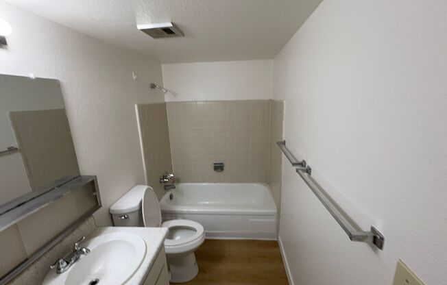 1000 W Flint Street-(3868CSOM^$)-21218759