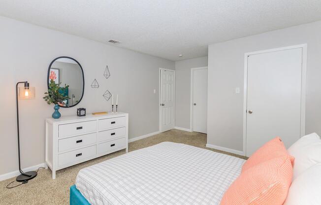2 beds, 2 baths, 1,000 sqft, $892