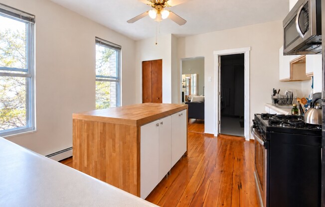 18 COTTAGE ST